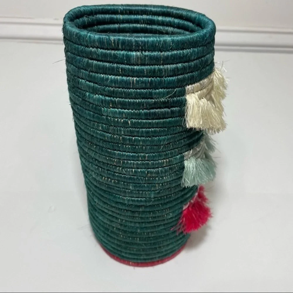 African Woven vase container green made in Rwanda